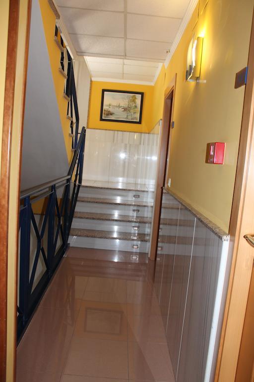 Hostal Prickly Villacanas Екстер'єр фото